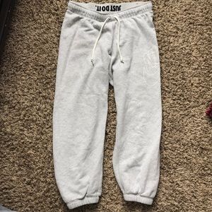 Woman’s Nike Cropped Sweatpants